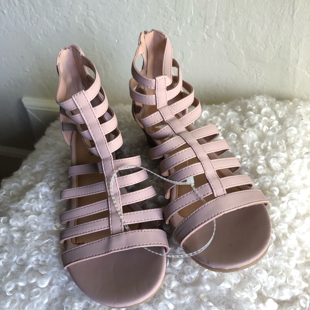 Women's Strappy Sandals in Pink